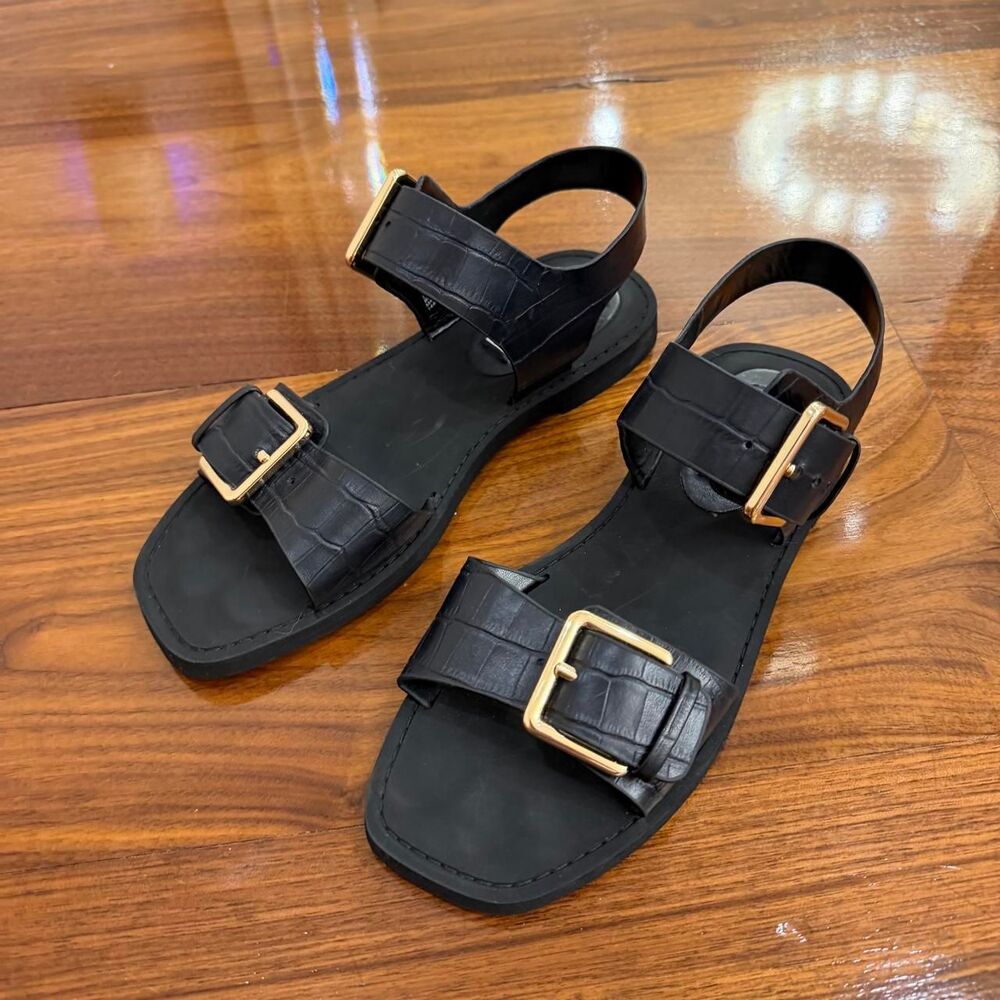 steve madden santo black crocodile embossed flat sandals